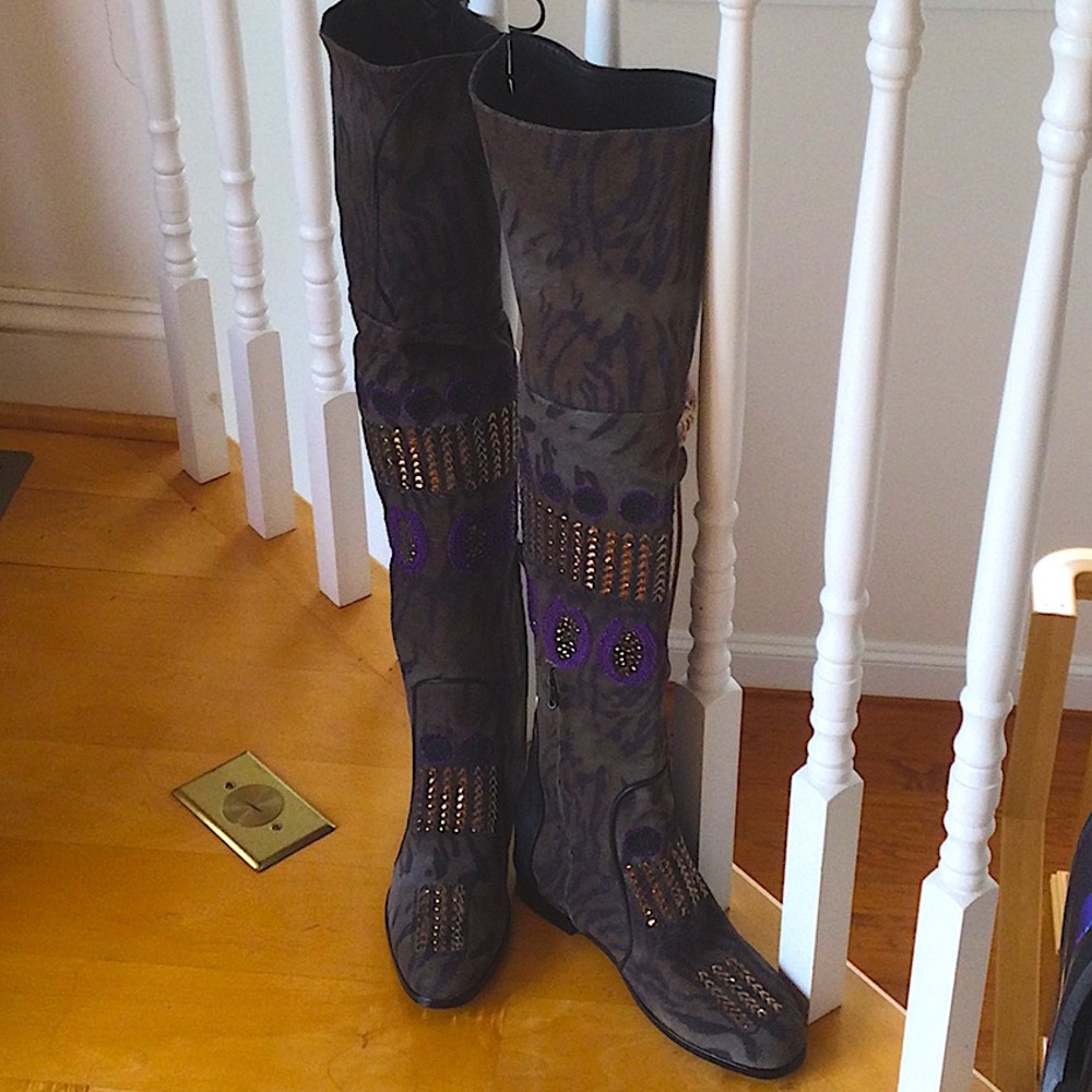 Gorgeous over the knee suede leather boots.